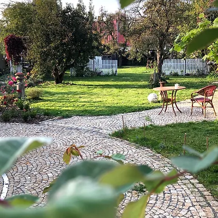 Stylovy Historicky Apartman Se Zahradou V Srdci Moravy Pobliz Kromerize A Olomouce *