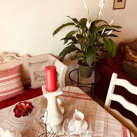 Stylovy Historicky Apartman Se Zahradou V Srdci Moravy Pobliz Kromerize A Olomouce Apartament Kojetín